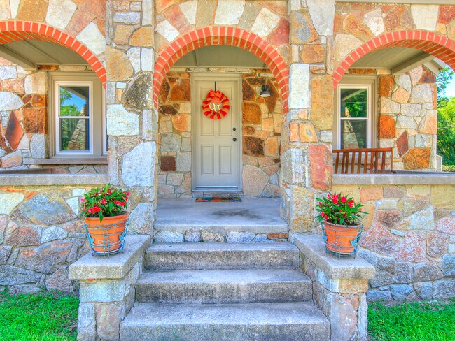 Foto del edificio - 734 E Boyd St