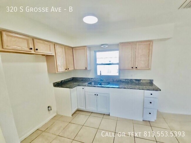 Foto del edificio - 320 S Grosse Ave