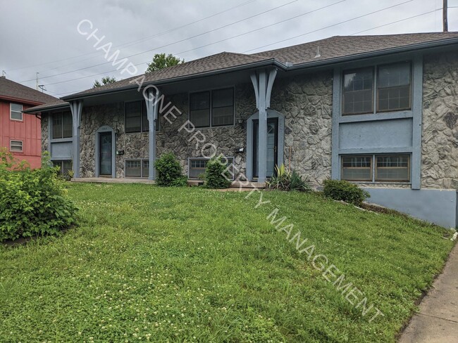 Foto del edificio - 11704-11706 E. 60th Street