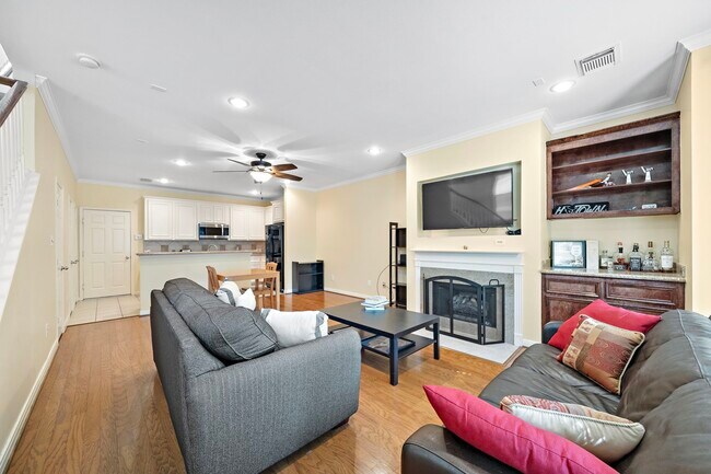 Building Photo - 90 McGowen St