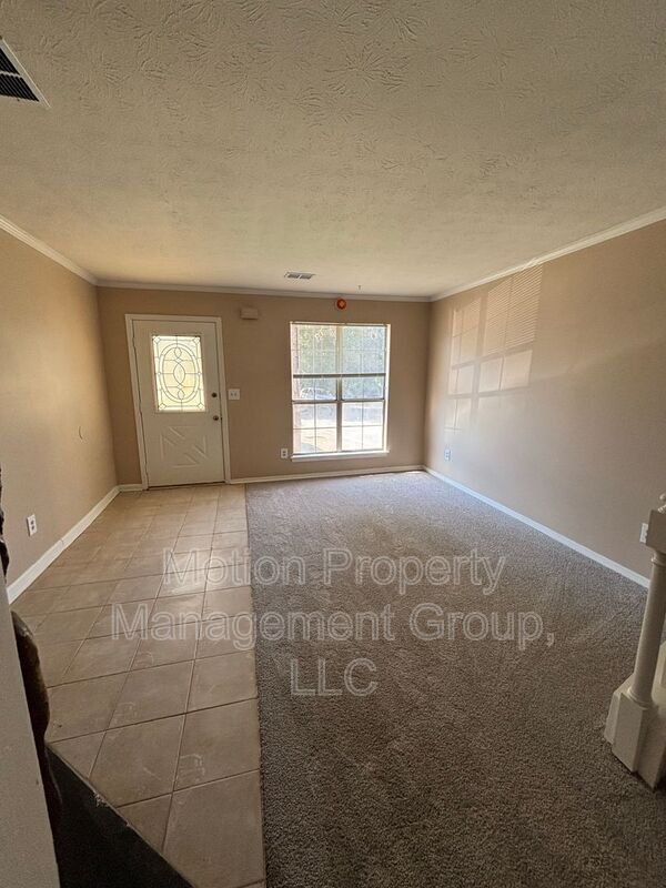 Building Photo - 450 Prince of Wales