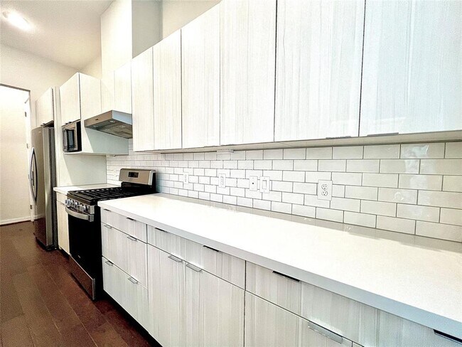 Foto del edificio - 613 Thornton Oaks Ln
