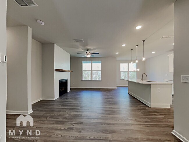 Building Photo - 719 Riverwood Pass