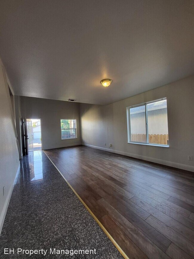 Building Photo - 4 br, 3 bath House - 111 Creekside Cir