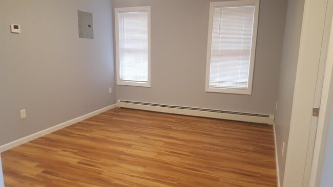 Living room - 506 Liberty St