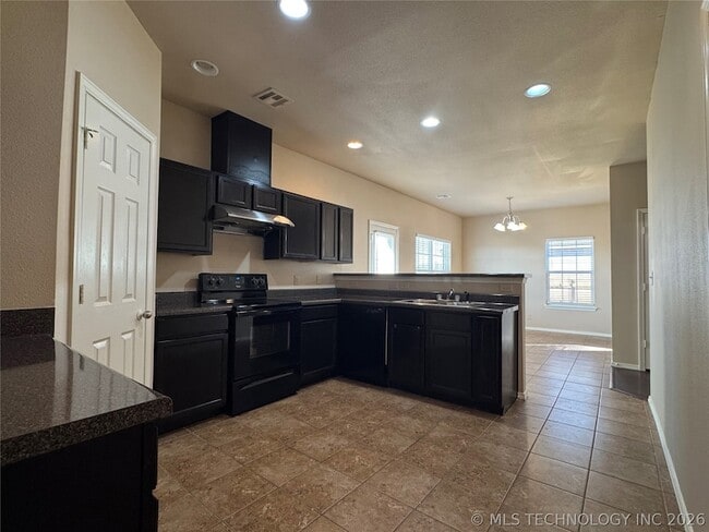 Building Photo - 14780 S Fern Pl