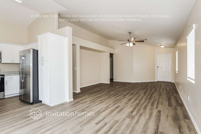 Building Photo - 3463 S 162nd Ave