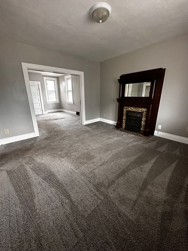 Building Photo - Renovated 2 bedroom/1 bath home for RENT i...