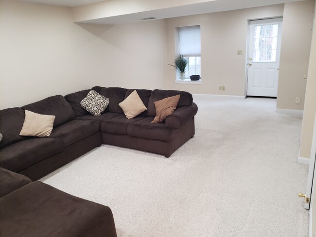 Foto del edificio - 3225 Magnolia Ridge Rd