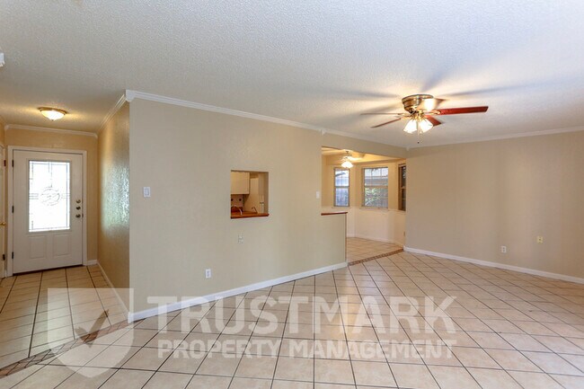 Foto del edificio - 417 Cottonwood Dr