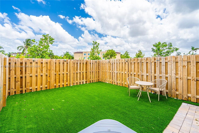 Foto del edificio - 12125 NW 23rd Ct
