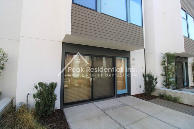 Building Photo - 2 br, 3 bath House - 971 Eames Walk