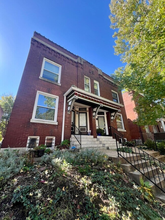 Foto del edificio - 4248 Botanical Ave