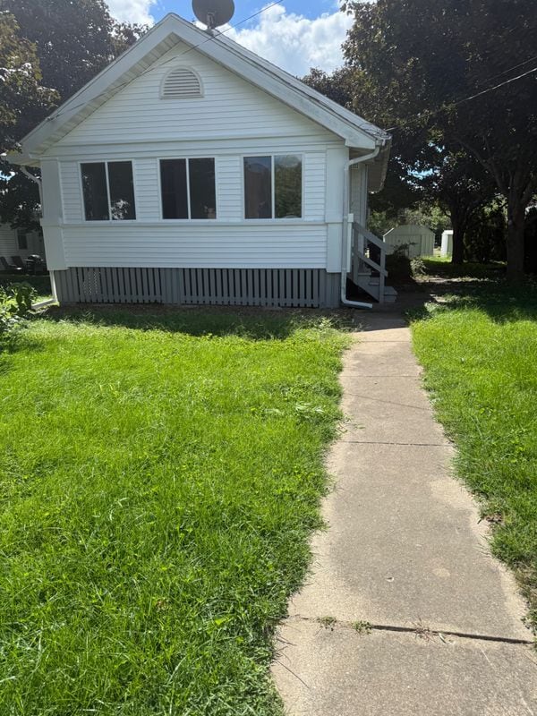 Primary Photo - 326 E Sheen Ave