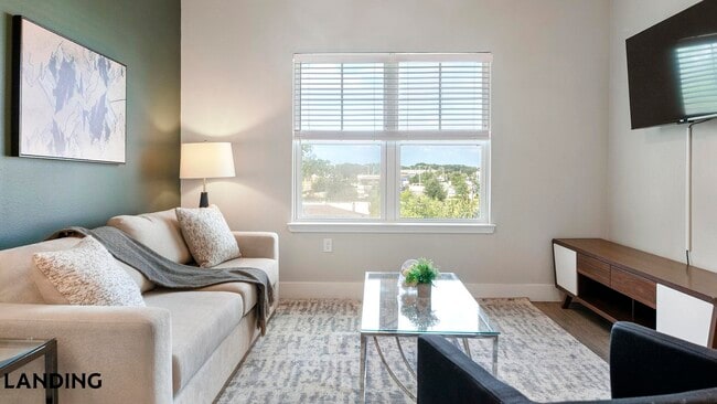 Building Photo - 3060 Southcreek Blvd