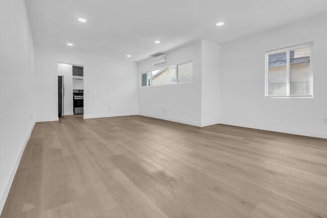 Foto del edificio - 5518 Denker Ave
