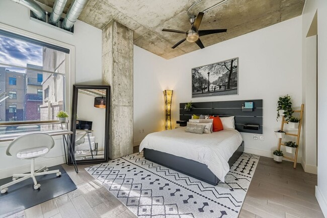 Foto del edificio - Exquisite Peloton Studio w/ Large Balcony - All the Amenities