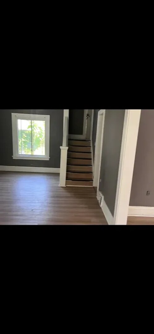 Foto del edificio - Charming 3-Bedroom Colonial Home with Detached Garage