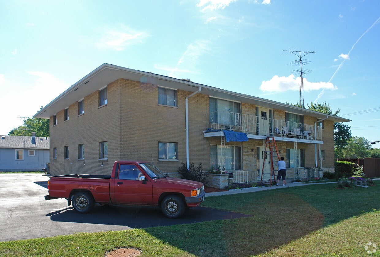 Foto del edificio - 1621 Green Bay Rd