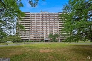 Building Photo - 314 Barclay Towers