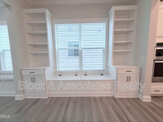 Building Photo - 1028 Bravura Dr