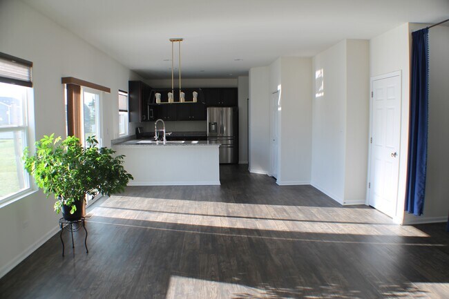 Foto del edificio - 3759 St James Ct