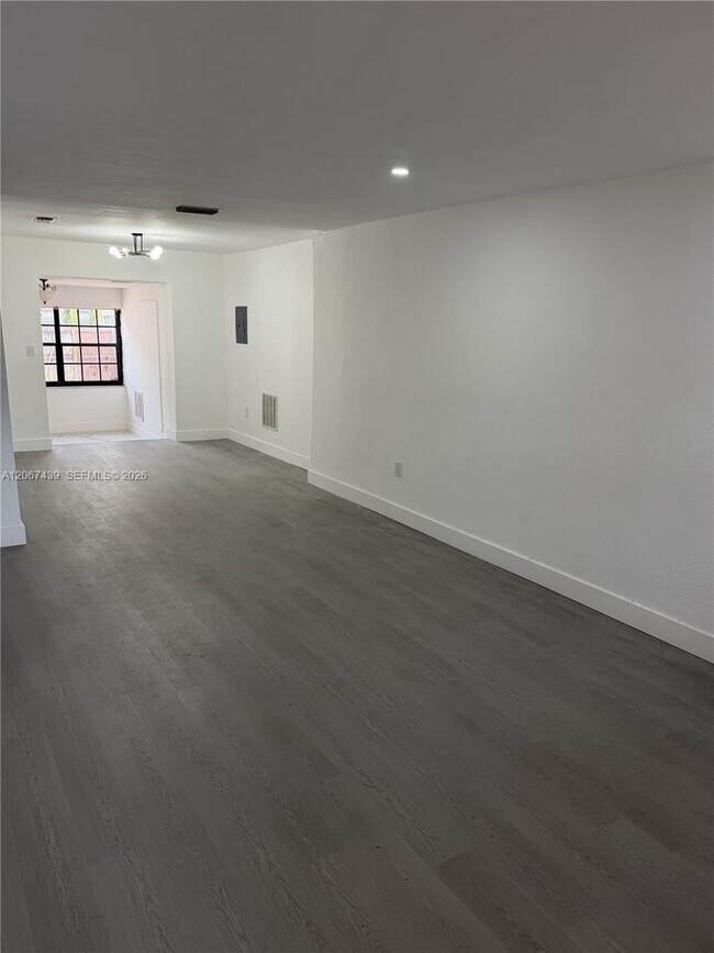 Foto del edificio - 2424 SW 21st Ter