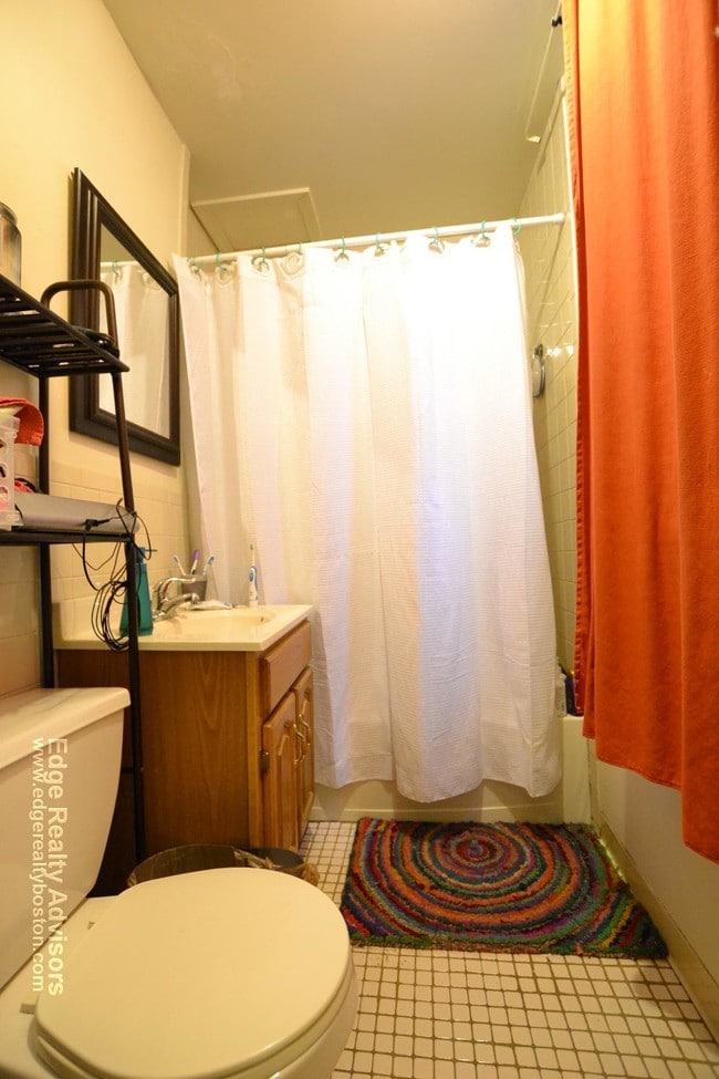 Building Photo - 53 Brackett St