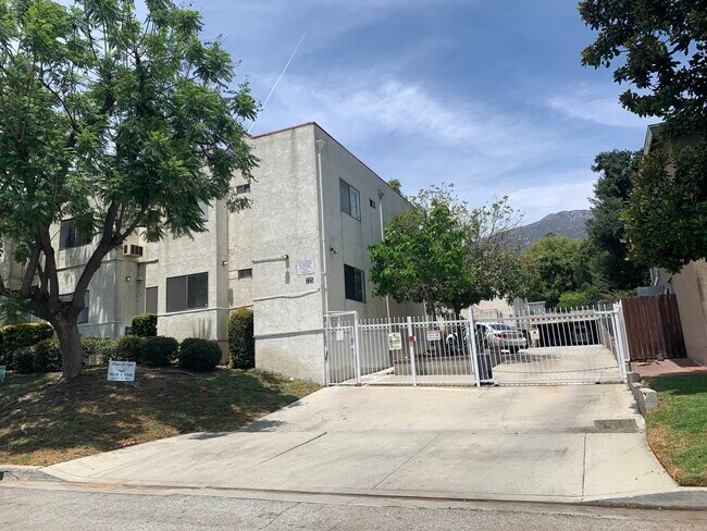 Foto del edificio - 725 E Pine St