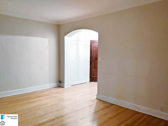 Building Photo - 1456 Oak Ave