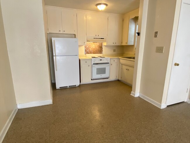 Foto del edificio - 135 Oakwood Ave