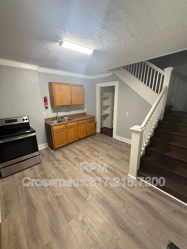 Foto del edificio - 3709 N Kenwood Ave
