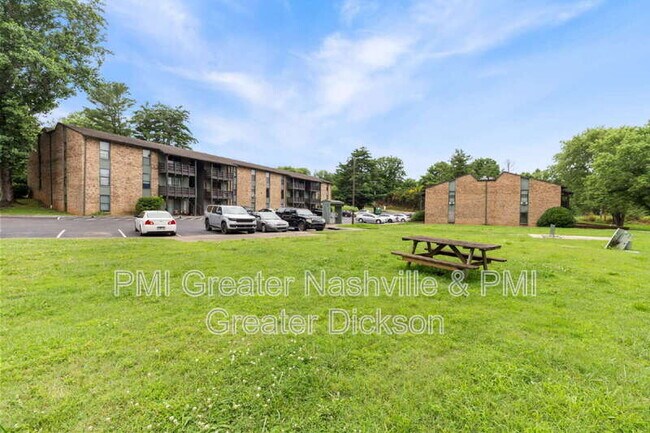 Foto del edificio - 405 Spring St