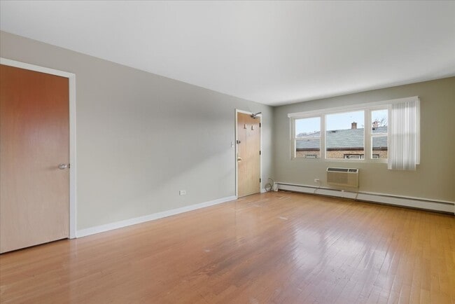 Building Photo - 337 Custer Ave