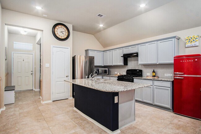 Building Photo - 7043 Birnam Garden Lane