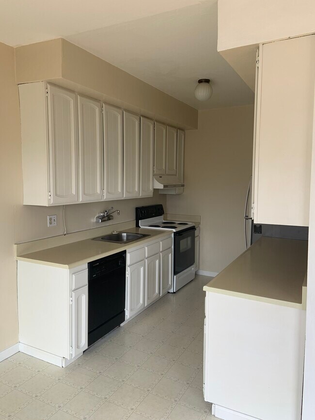 Photo - 8 Museum Way Apartments