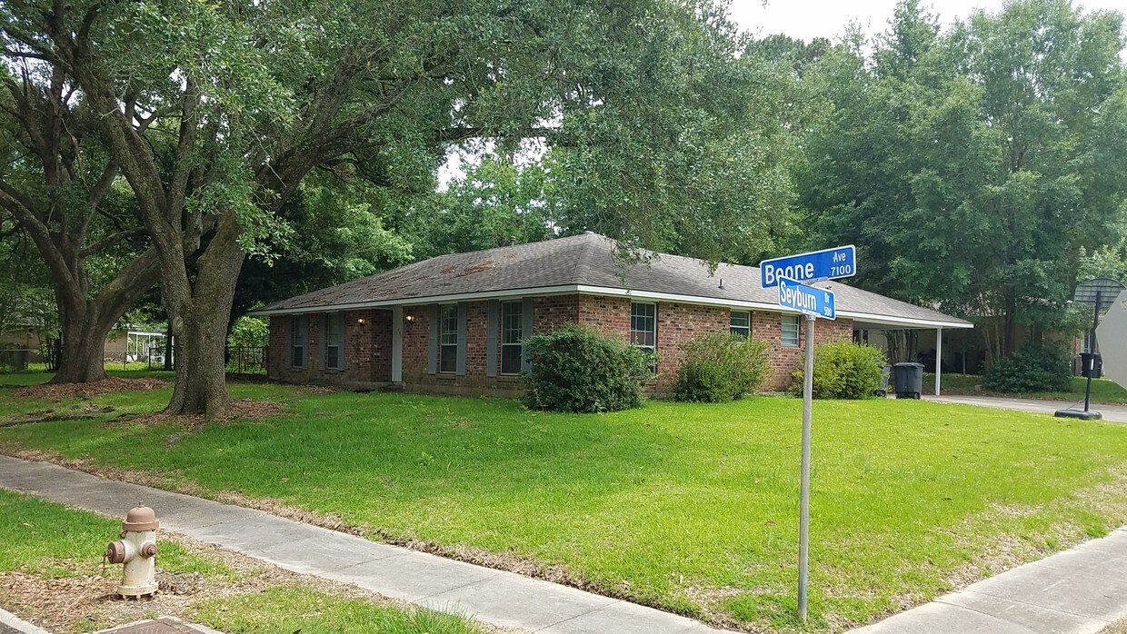 Primary Photo - 7130 Boone Ave