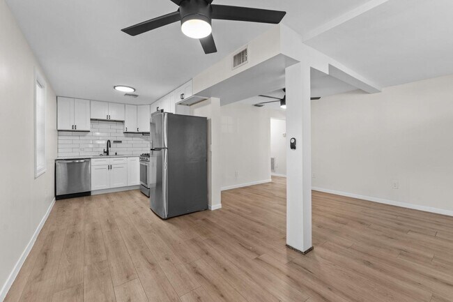 Foto del edificio - 3505 Iris St N