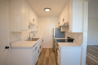 Building Photo - 825 W 167th St