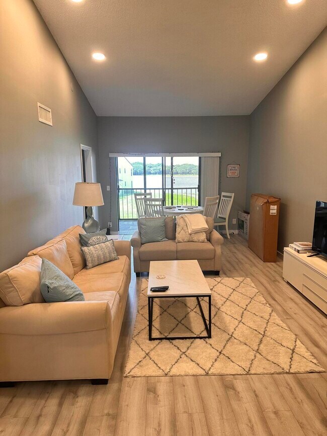 Foto del edificio - 2800 Palmwood Terrace