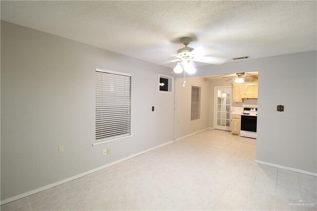 Building Photo - 520 S 5th Ave