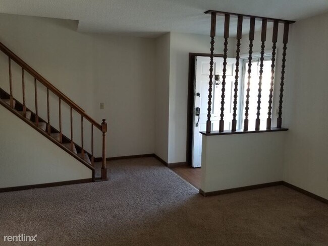 Building Photo - 3 br, 2.5 bath Condo - 4420 Rose Garden