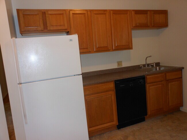 Building Photo - 6253 Cates Ave