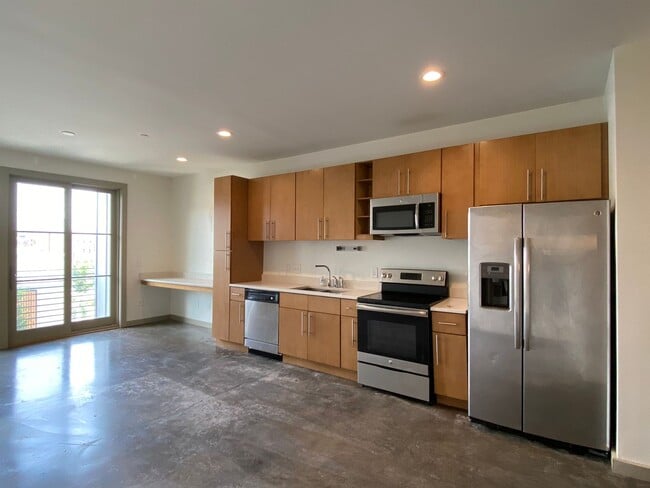 Building Photo - 1247 Martin St
