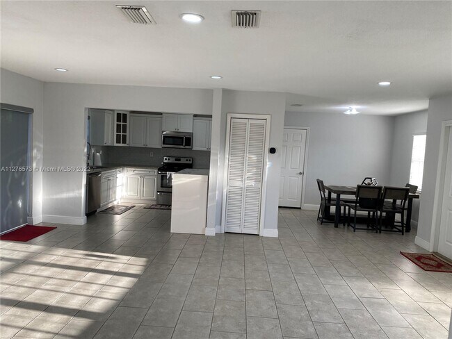 Foto del edificio - 15400 SW 106th Ave