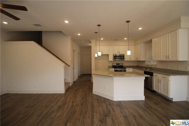 Building Photo - 264 Sapphire Dr