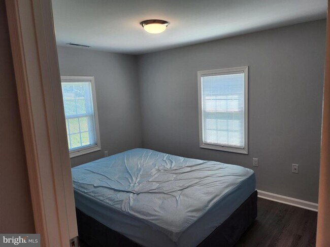 Foto del edificio - 10551 Greensboro Rd