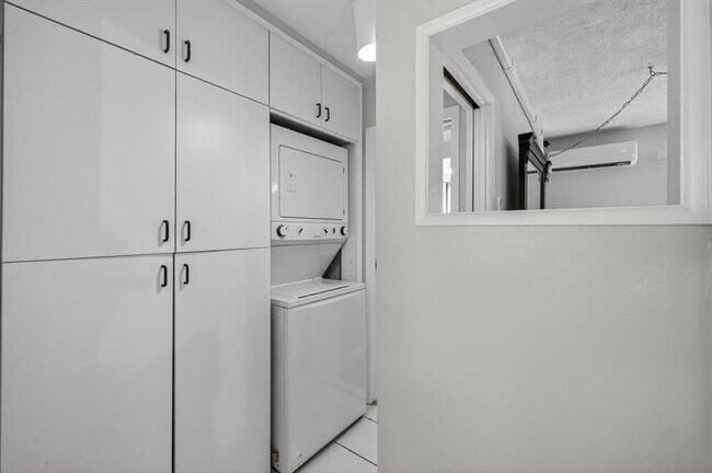 Foto del edificio - 2624 NE 30th Pl