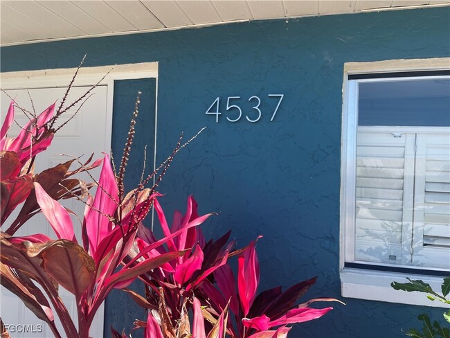 Foto del edificio - 4537 SE 6th Ct