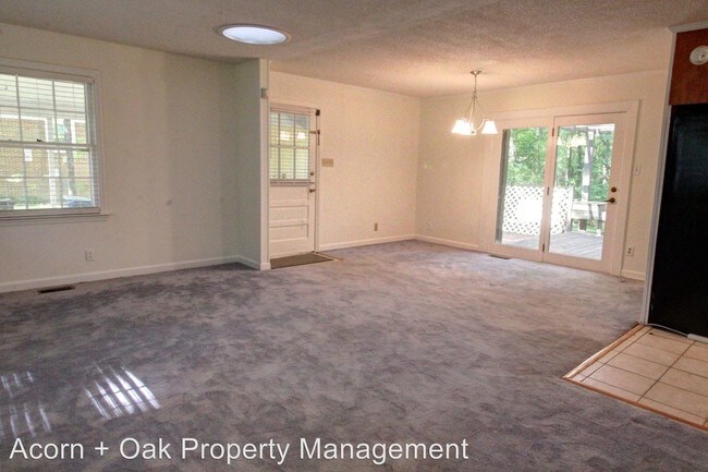 Foto del edificio - 3 br, 2.5 bath House - 2302 Caroline Dr
